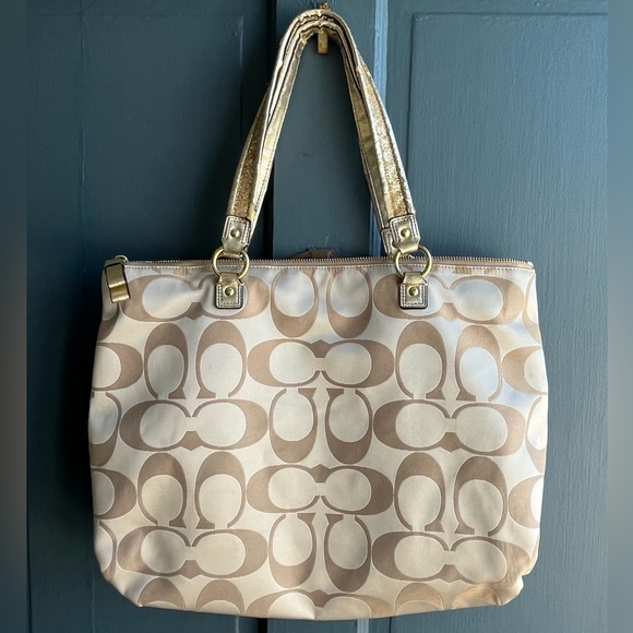 Coach Poppy Daisy Signature Applique Glam Tote -REHAB PIECE - Picture 3 of 11